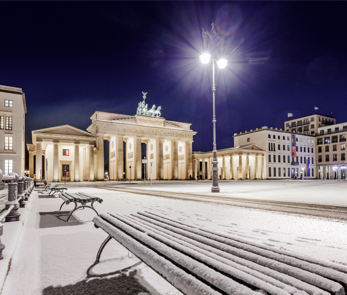 Bradenburg Gate in the snow, Berlin, Germany