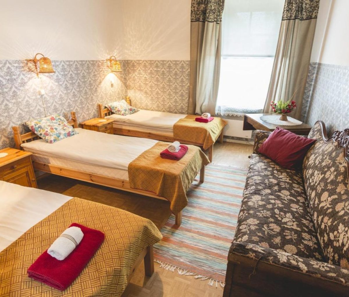 Estonia - Kadrina Mois Hotel triple with sofa