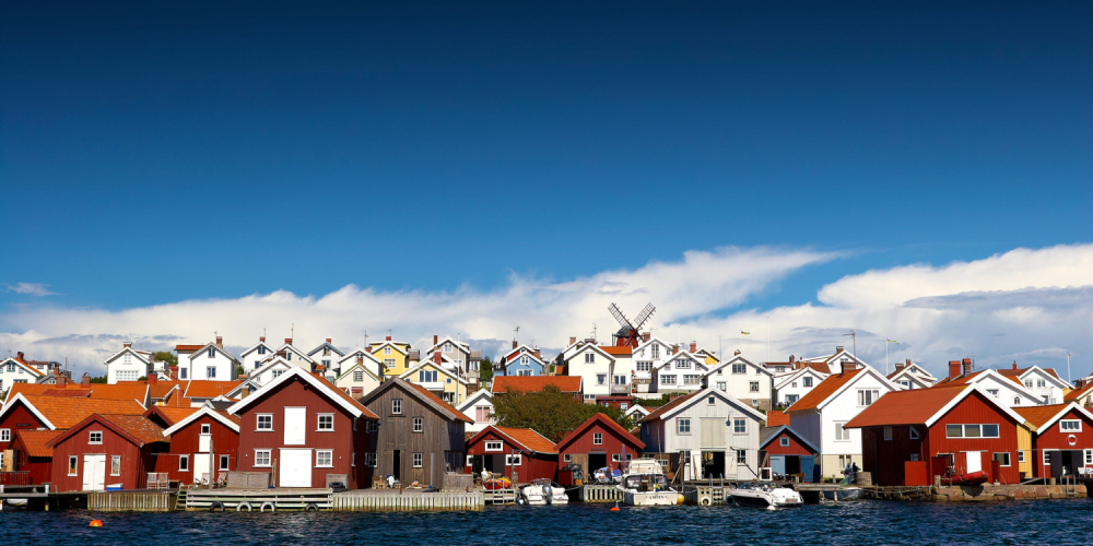 Houses and fishing shacks © Jonas Ingman _ West Sweden